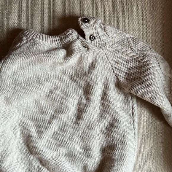H&M knit sweater 9-12m - Picture 3 of 3